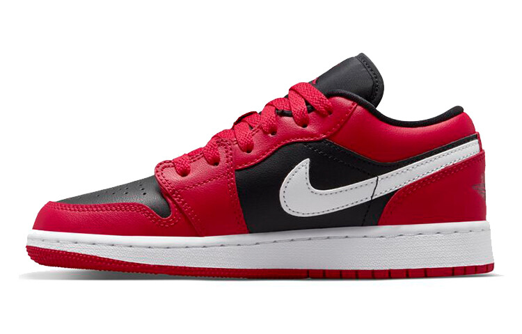 

Баскетбольные кроссовки Air Jordan 1 Low Very Berry (GS) Черный/Красный