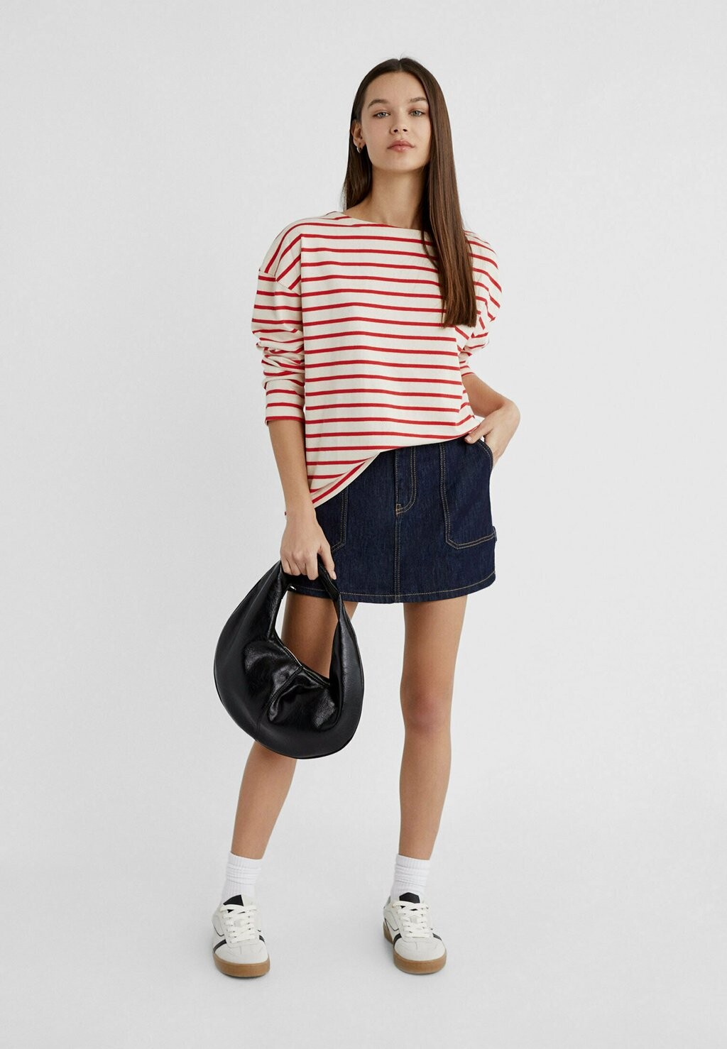 

Сумка OVAL Stradivarius, цвет black