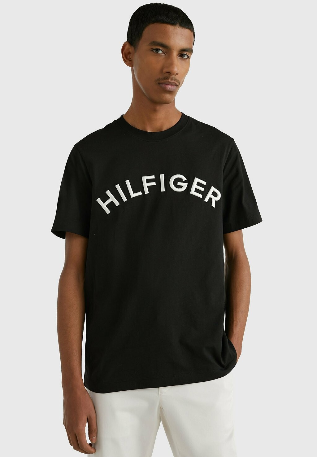 

Футболка с принтом Tommy Hilfiger, черный