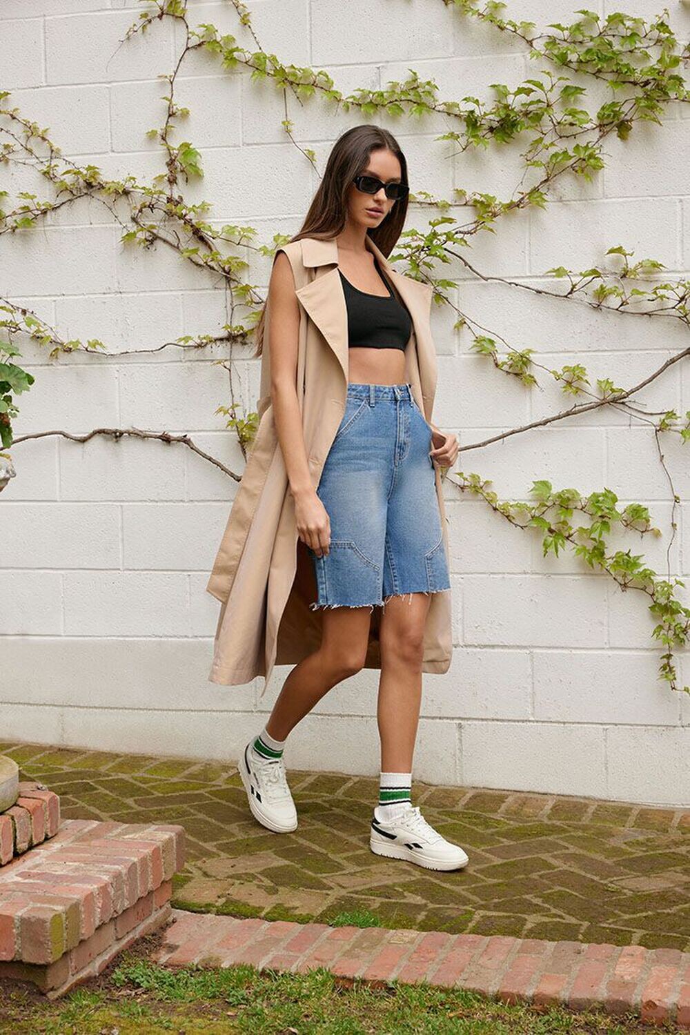 

Джинсовые шорты необработанного кроя Forever 21, деним