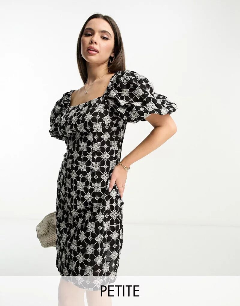 

Черно-белое платье мини с открытыми плечами Never Fully Dressed Petite