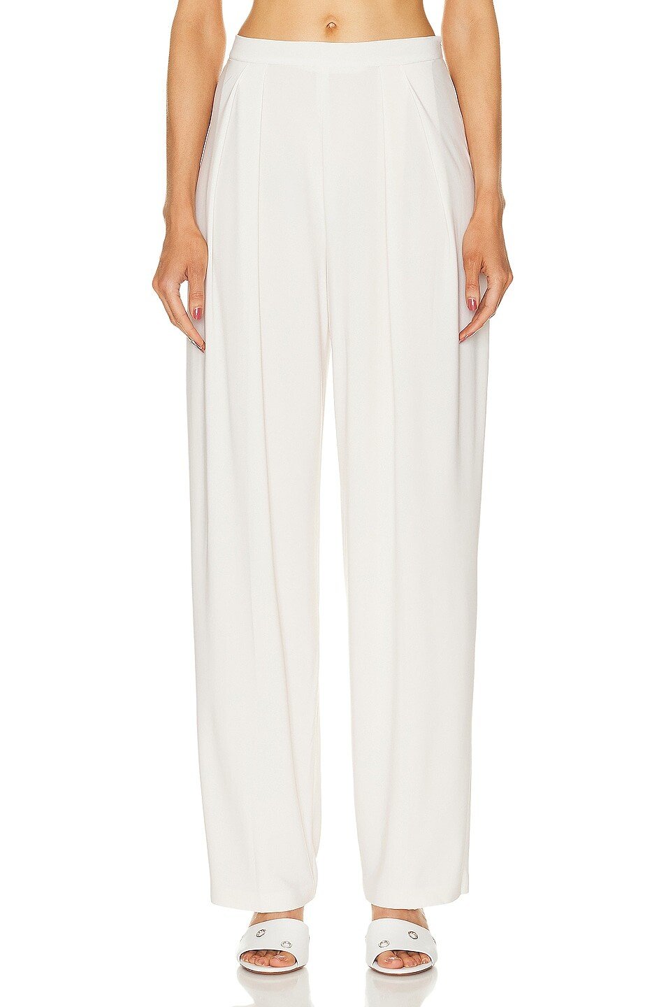 

Брюки Norma Kamali Tapered Pleated Trouser, цвет Bone