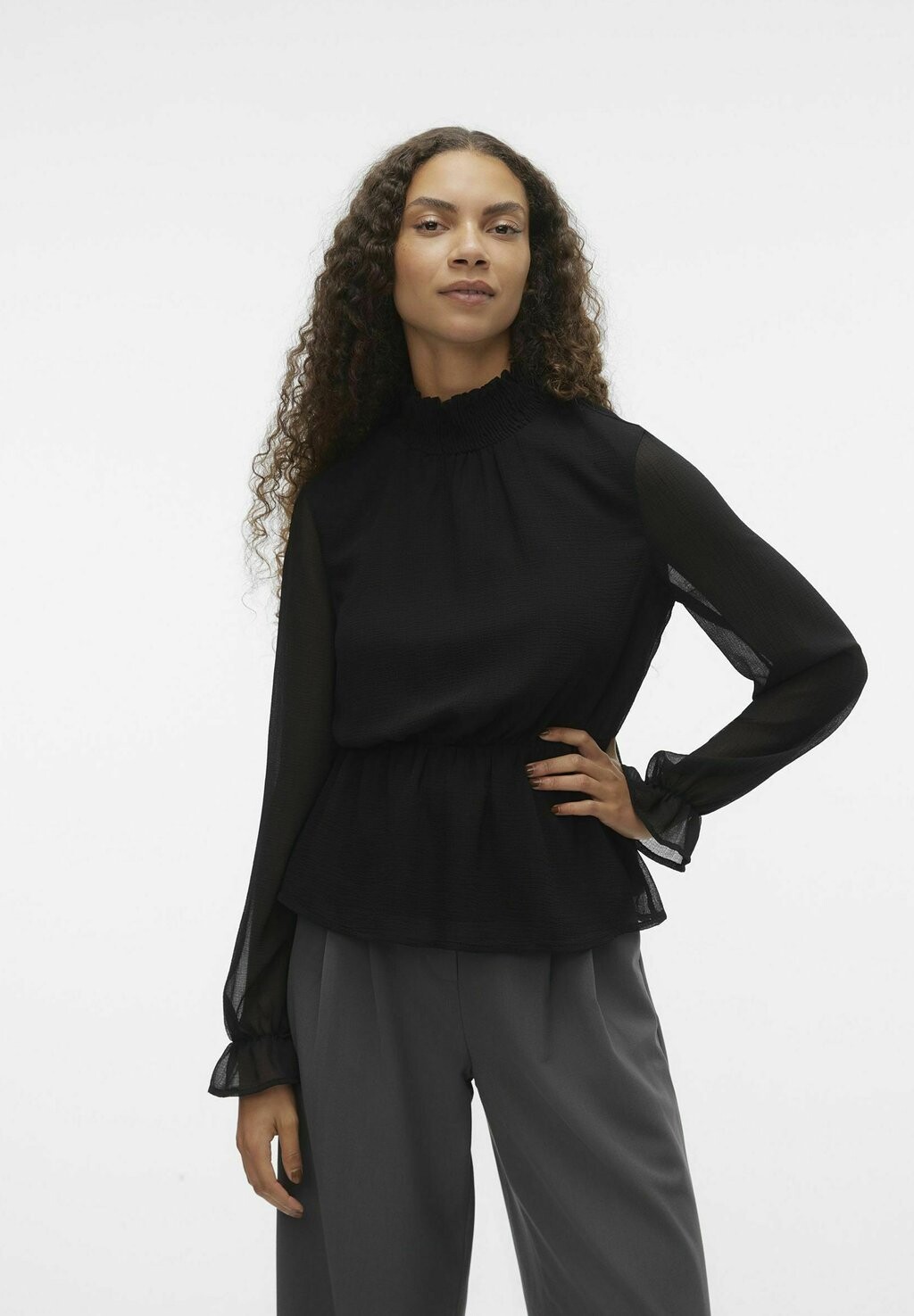 

Блузка Vero Moda САЛИНА, черный