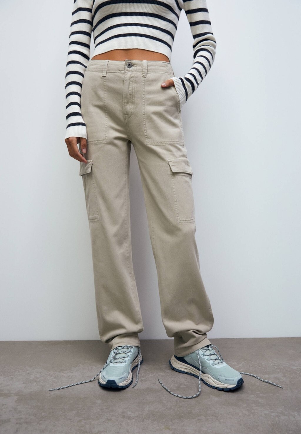 

Брюки карго PULL&BEAR, бежевый