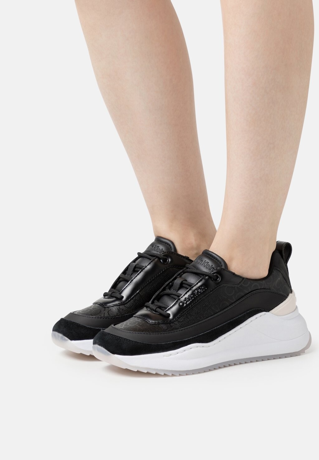 

Низкие кроссовки INTERN WEDGE LACE UP Calvin Klein, черный