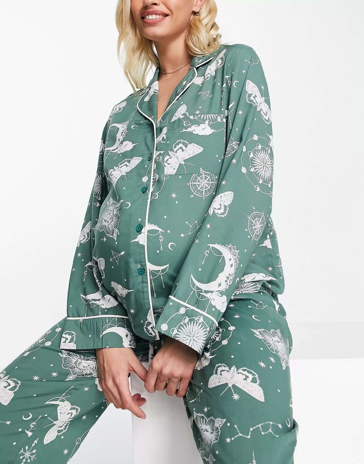 

ASOS DESIGN Maternity Пижамный комплект из модальной рубашки и брюк с астрологией шалфейного цвета