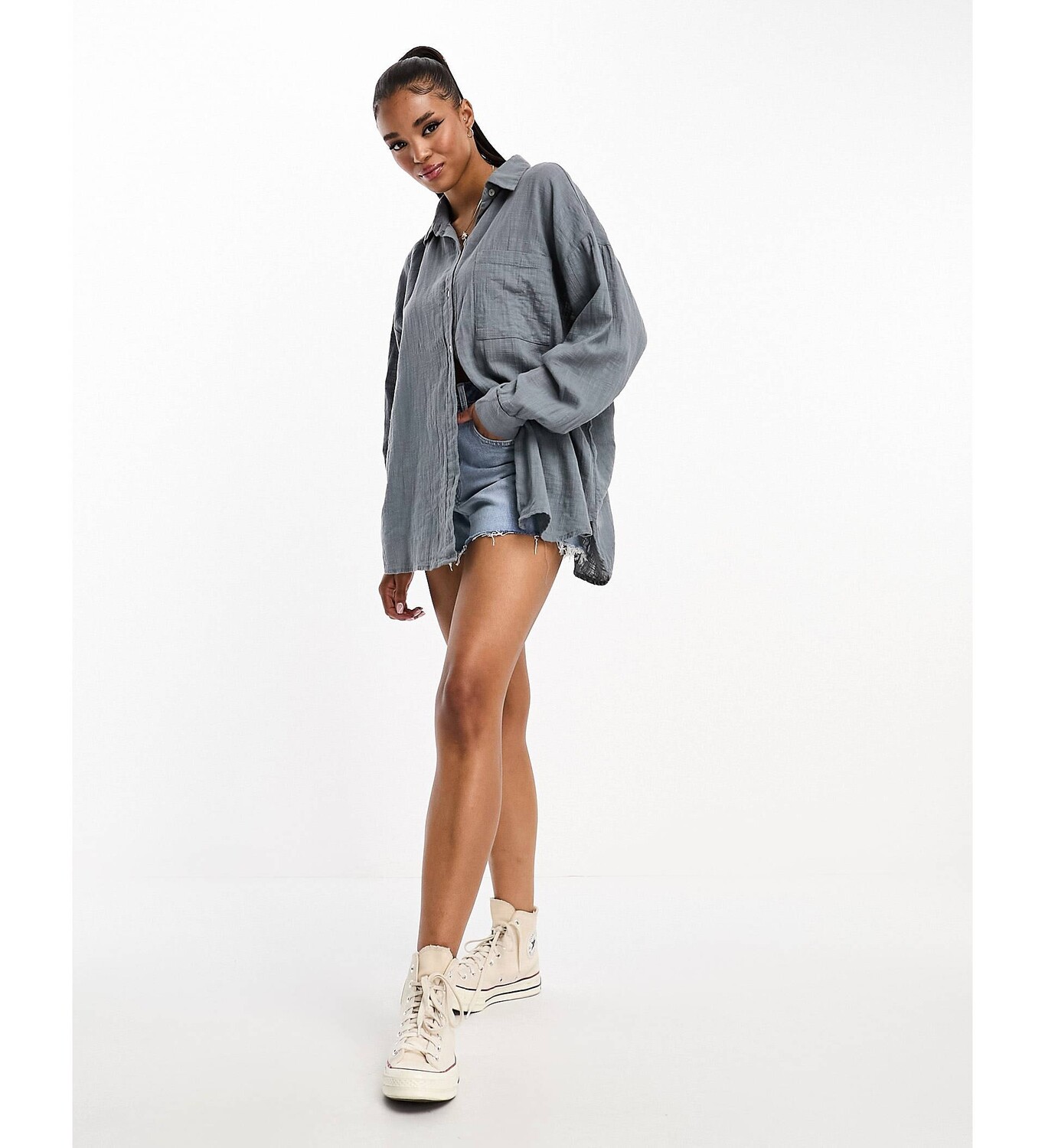 

Голубая льняная рубашка оверсайз с длинными рукавами Pull&Bear