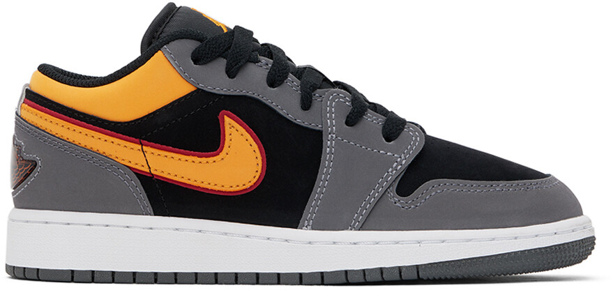 

Детские черно-серые кроссовки Air Jordan 1 Low SE Big Kids Nike Jordan