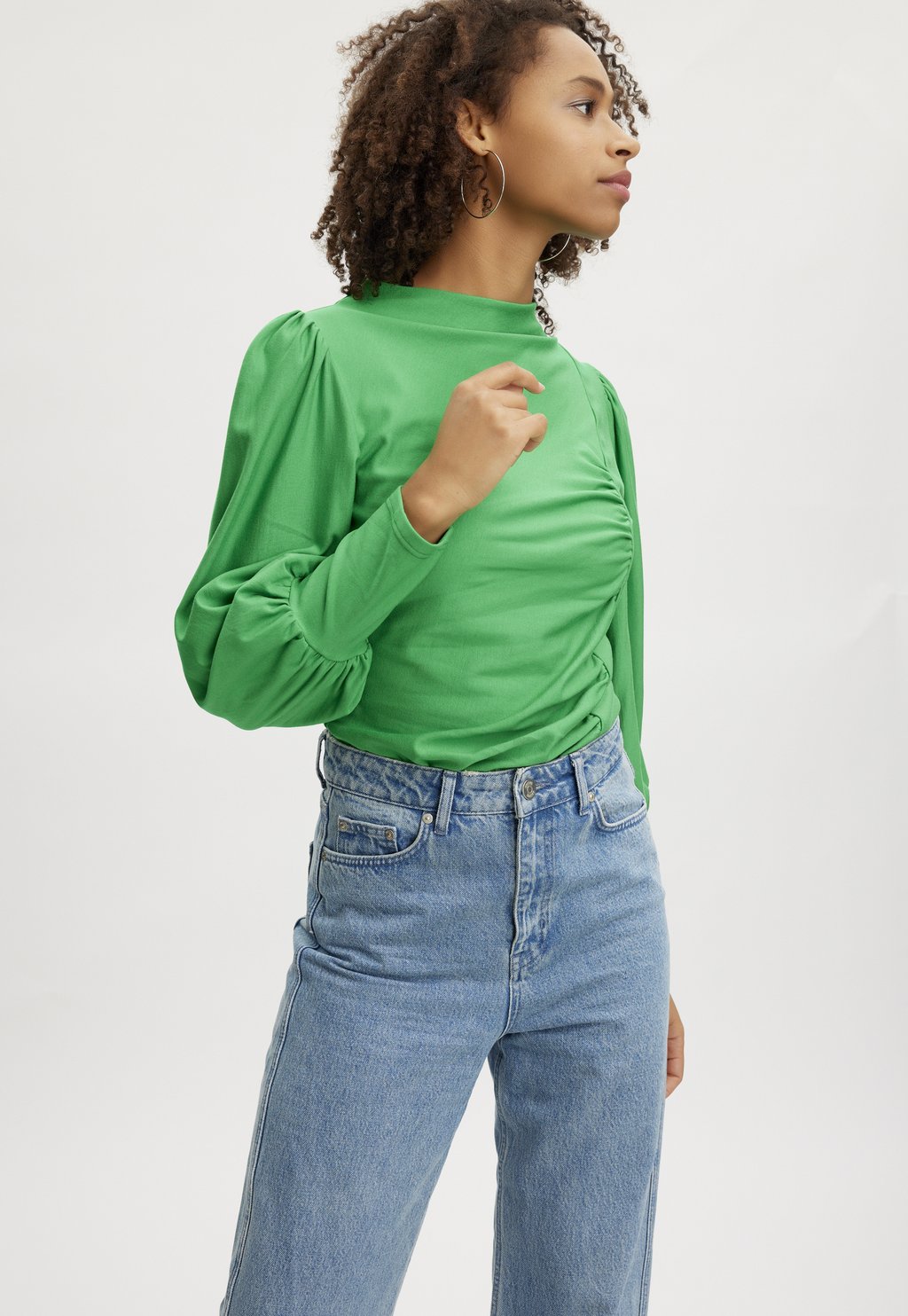 Блуза Gestuz с манжетами на рукавах, зеленый