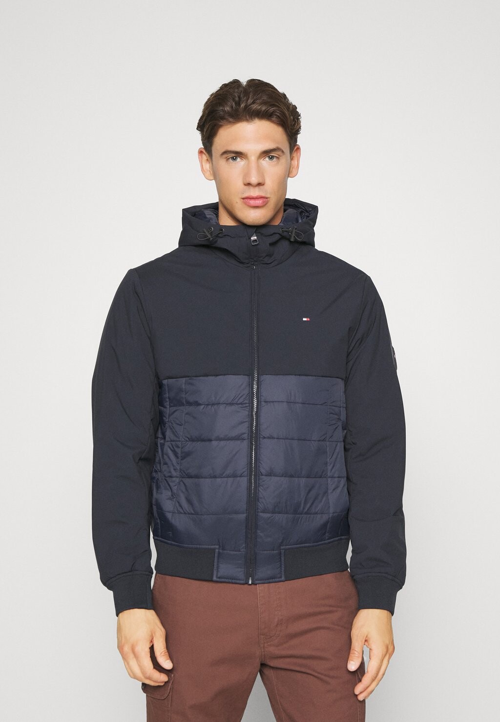 

Легкая куртка MIX MEDIA HOODED JACKET Tommy Hilfiger, небо пустыни