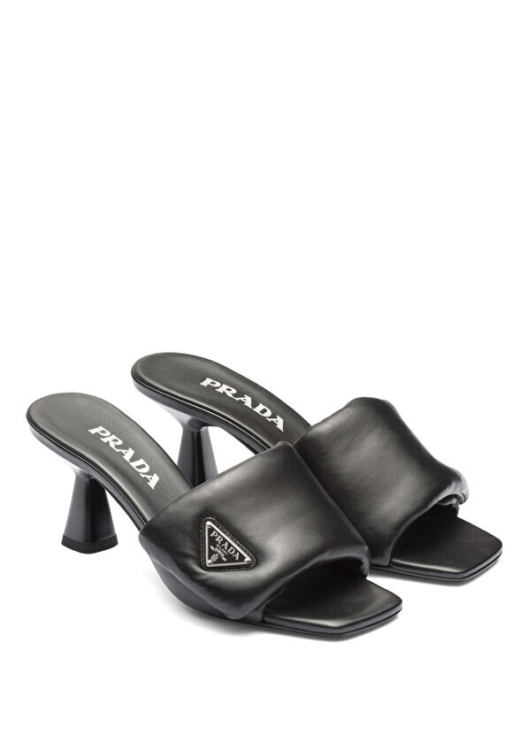 

Сандалии из мягкой напы с мягкой подкладкой Prada