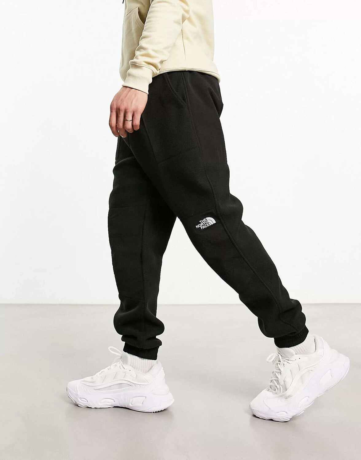 

Черные флисовые джоггеры The North Face Denali