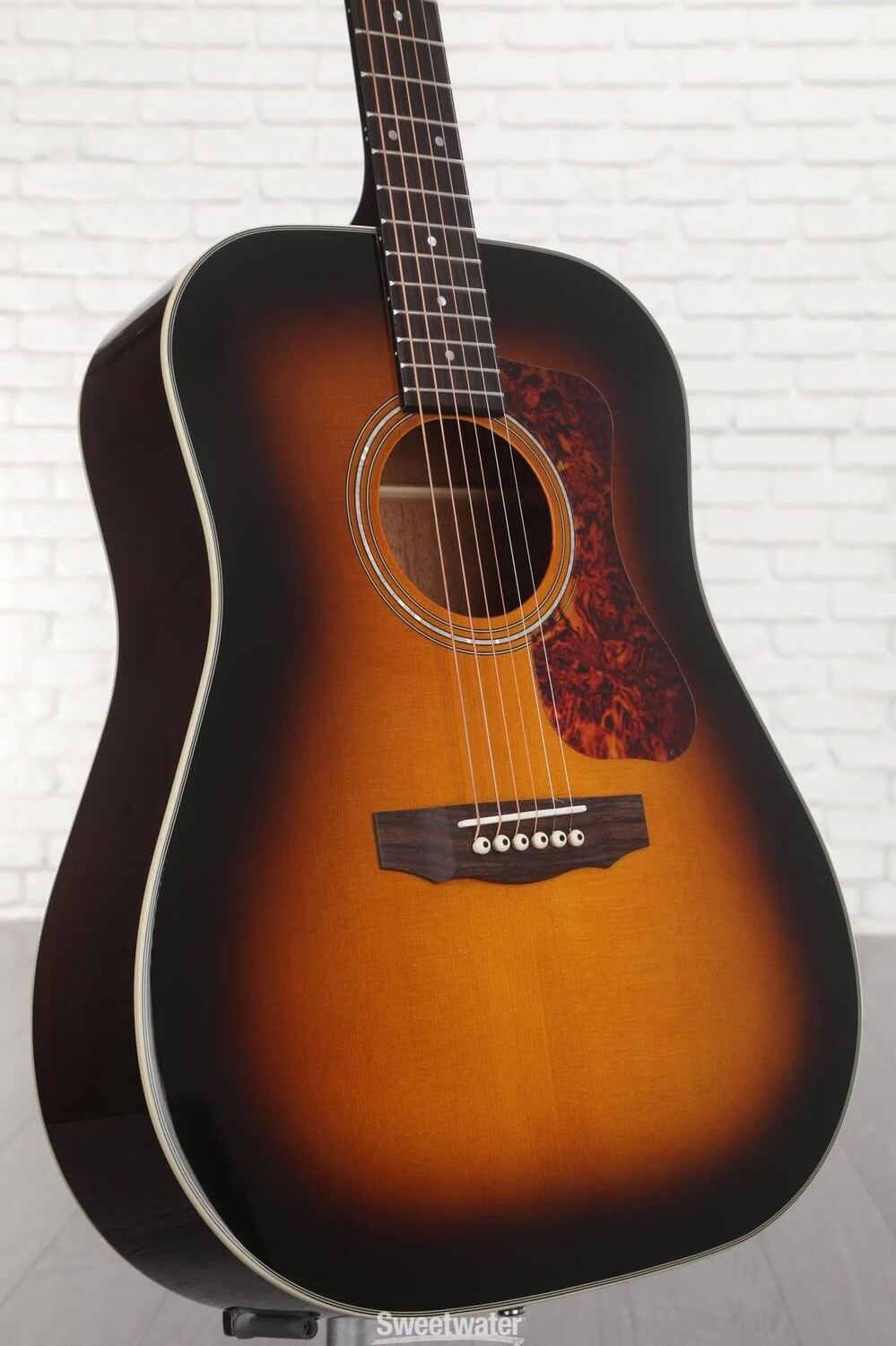 

Акустическая гитара Guild D-140 Dreadnought — Antique Burst
