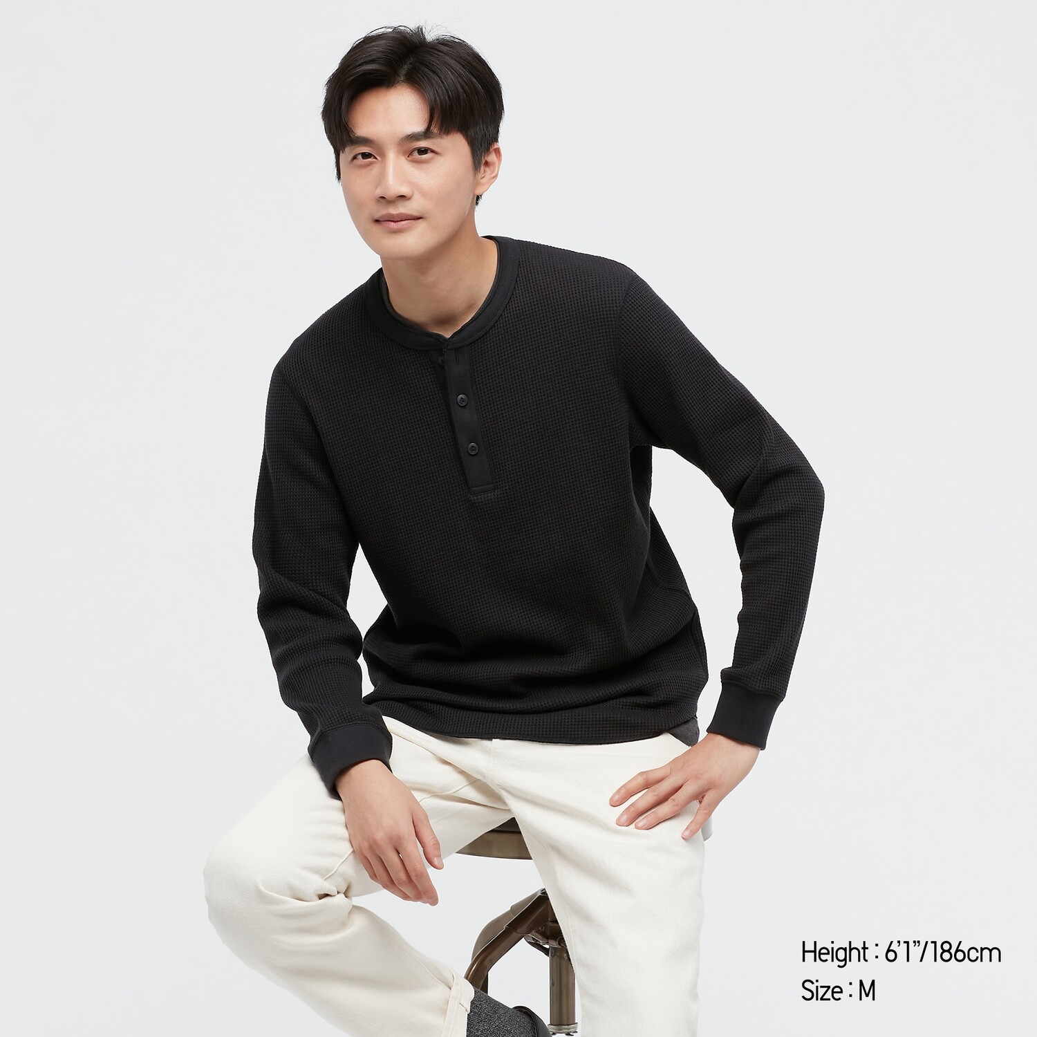 

Футболка Uniqlo на пуговицах и с круглым вырезом, черный