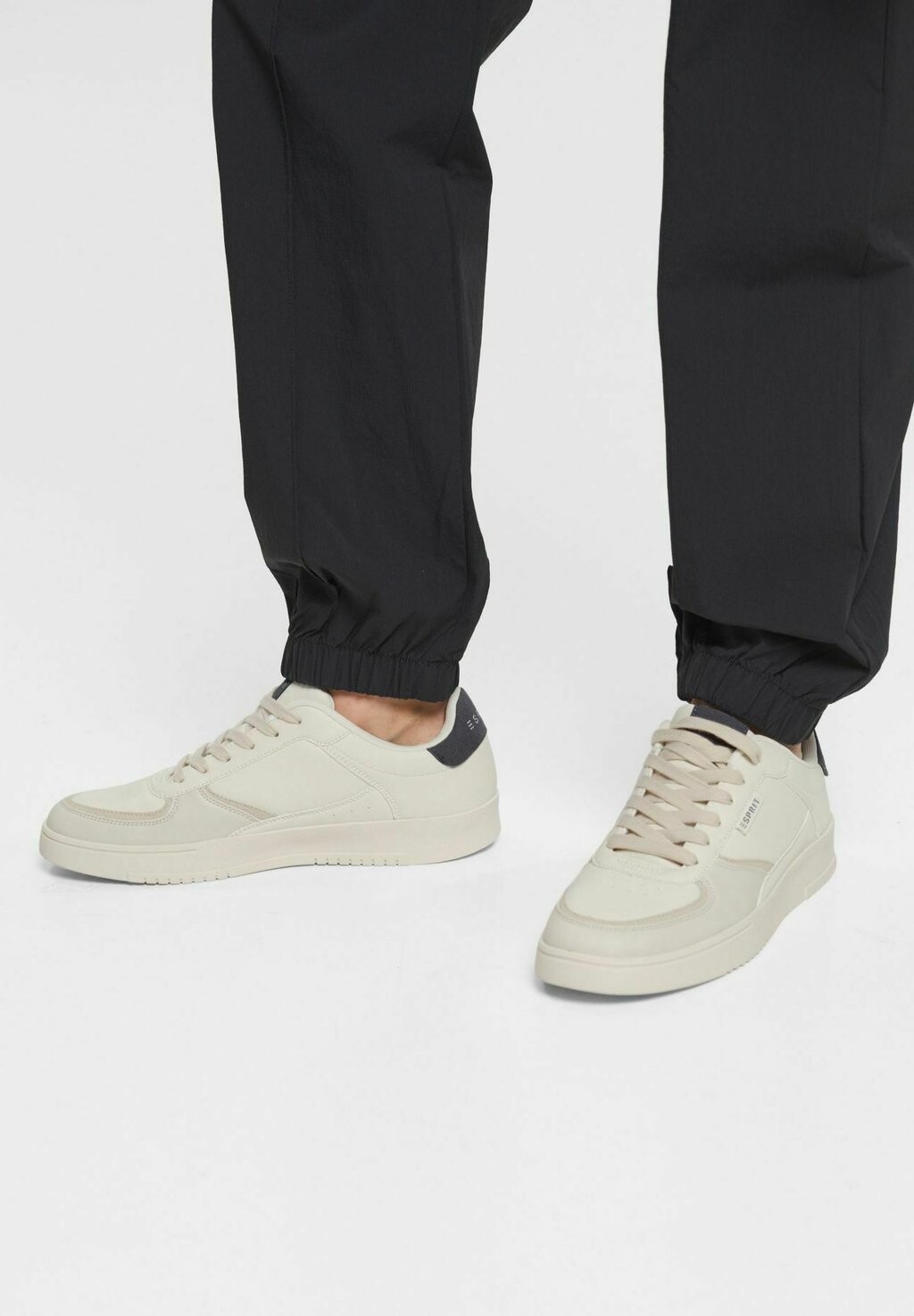 

Кроссовки Esprit, бежевый