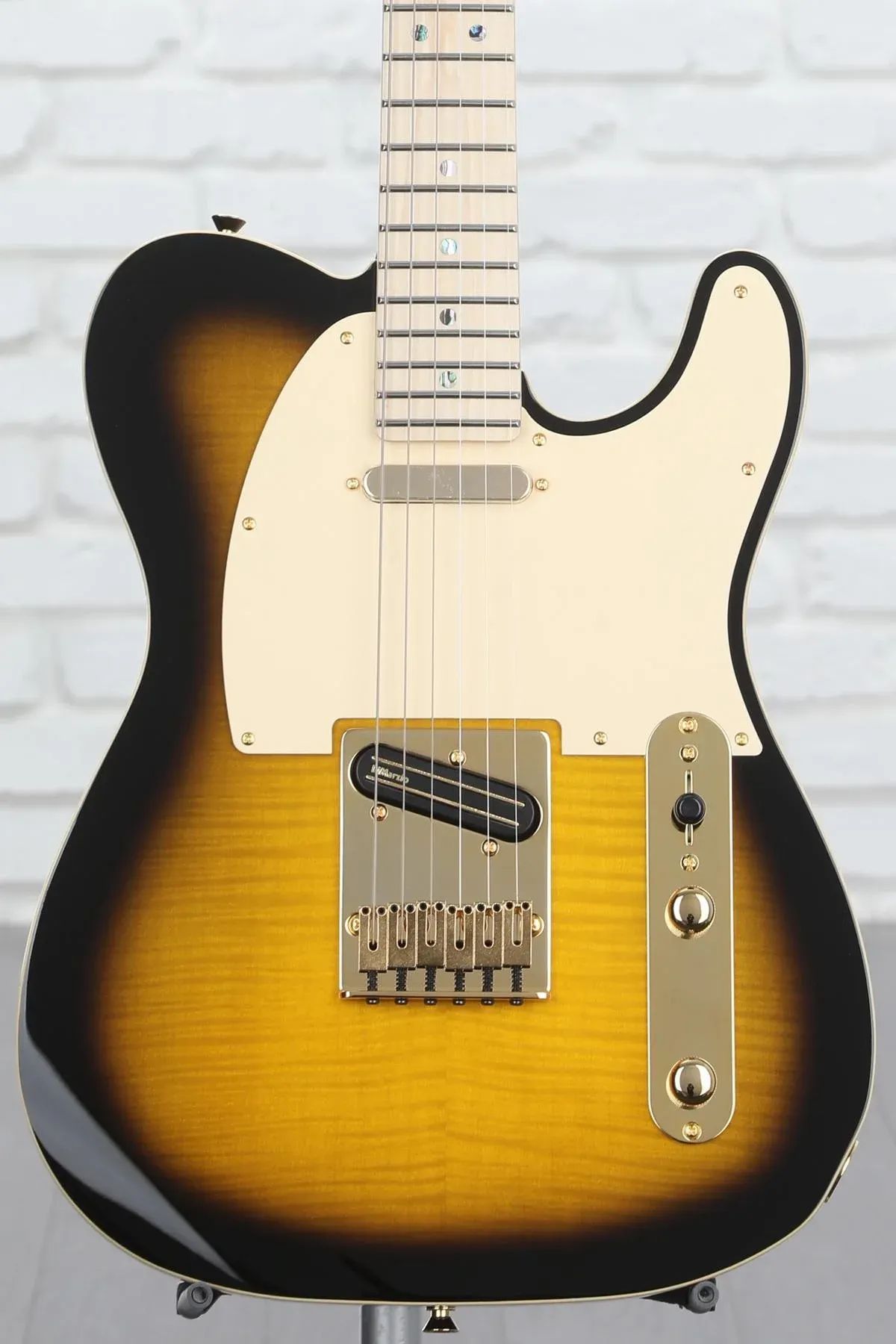 

Fender Richie Kotzen Telecaster — двухцветный Sunburst с кленовой накладкой грифа