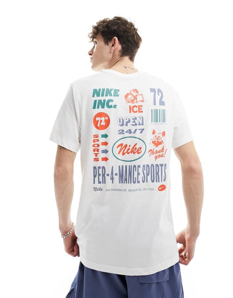 

Nike — белая футболка с принтом на спине и технологией Dri-FIT