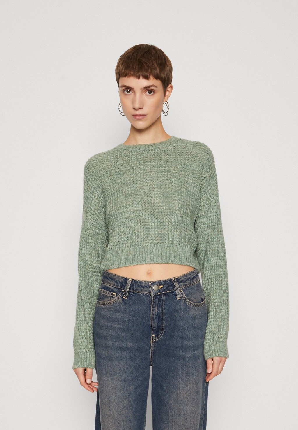 

Свитшот ONLY ONLMIKANI CROP STRUCTURE O NECK, светло-зеленый меланж