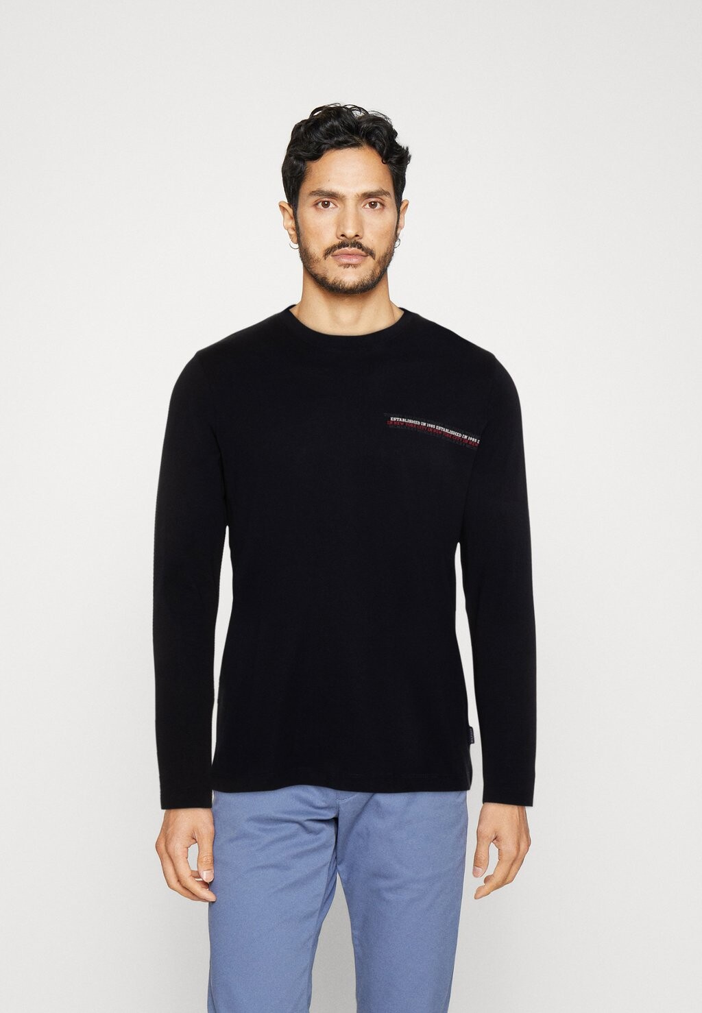 

Футболка с длинными рукавами SMALL CHEST MONOTYPE Tommy Hilfiger, небо пустыни