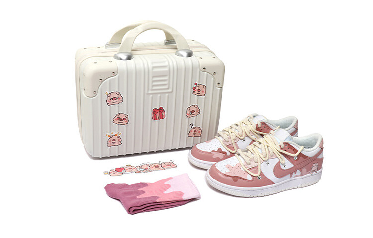 

Кроссовки Nike Dunk Low, розовый
