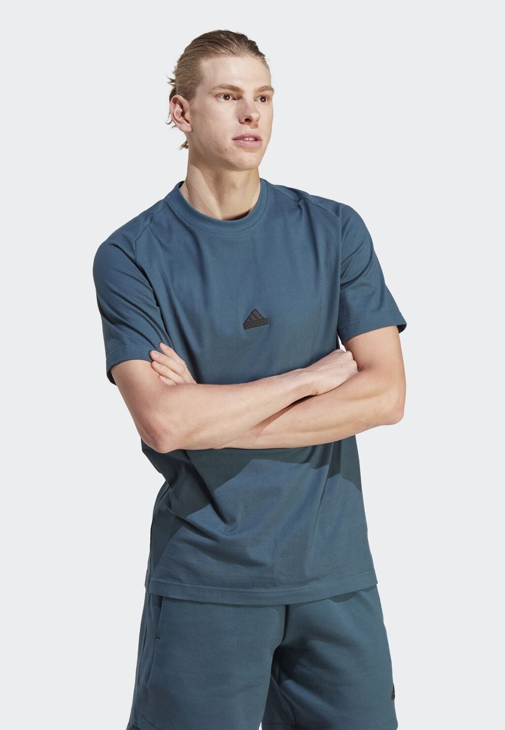 

Футболка Adidas