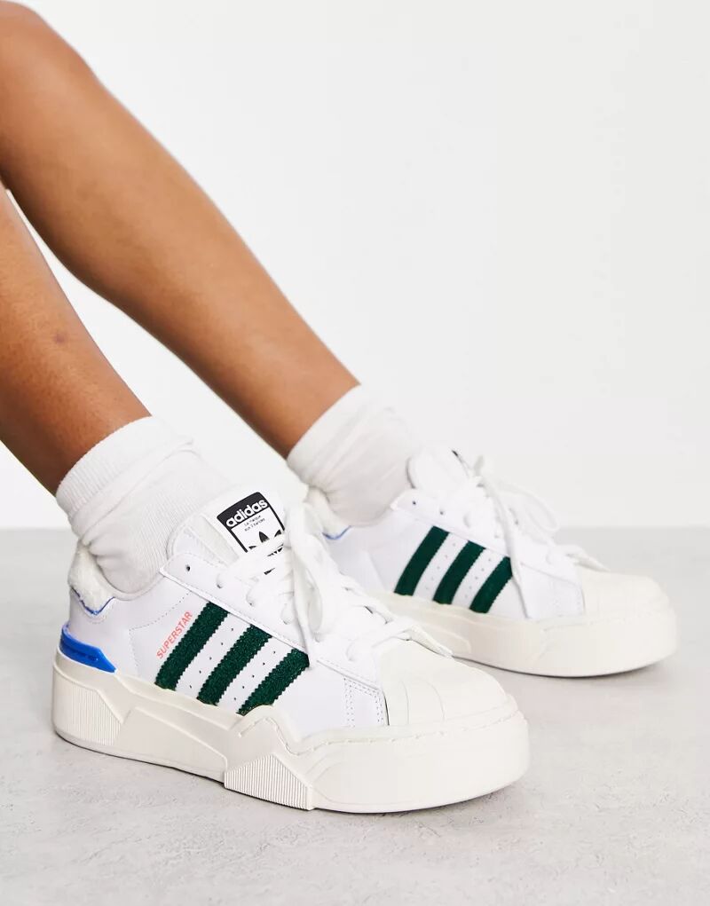 

Бело-зеленые кроссовки adidas Originals Superstar Bonega 2B, Коричневый