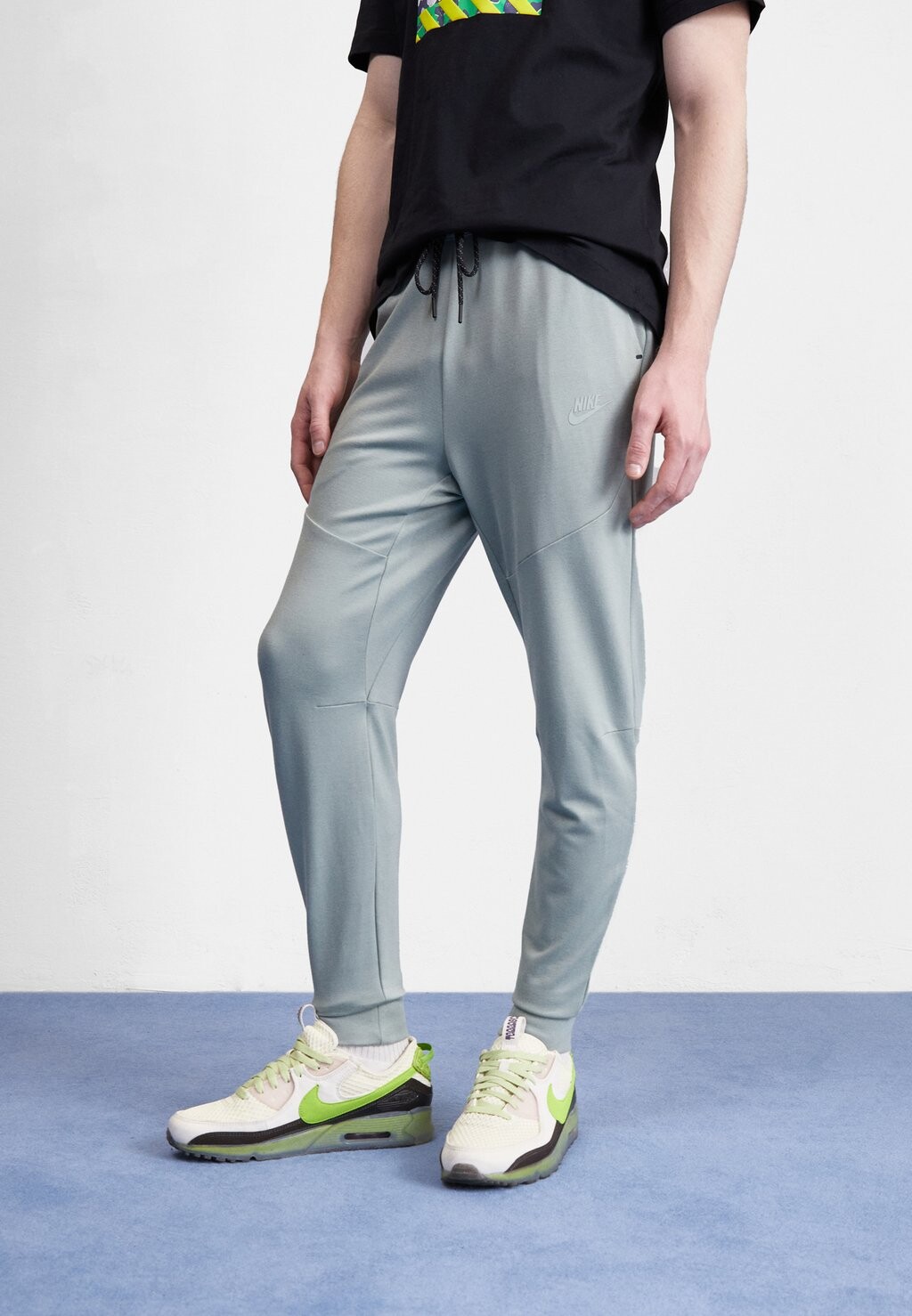 

Спортивные брюки M TECH JGGR LGHTTWHT Nike, слюдяно-зеленый