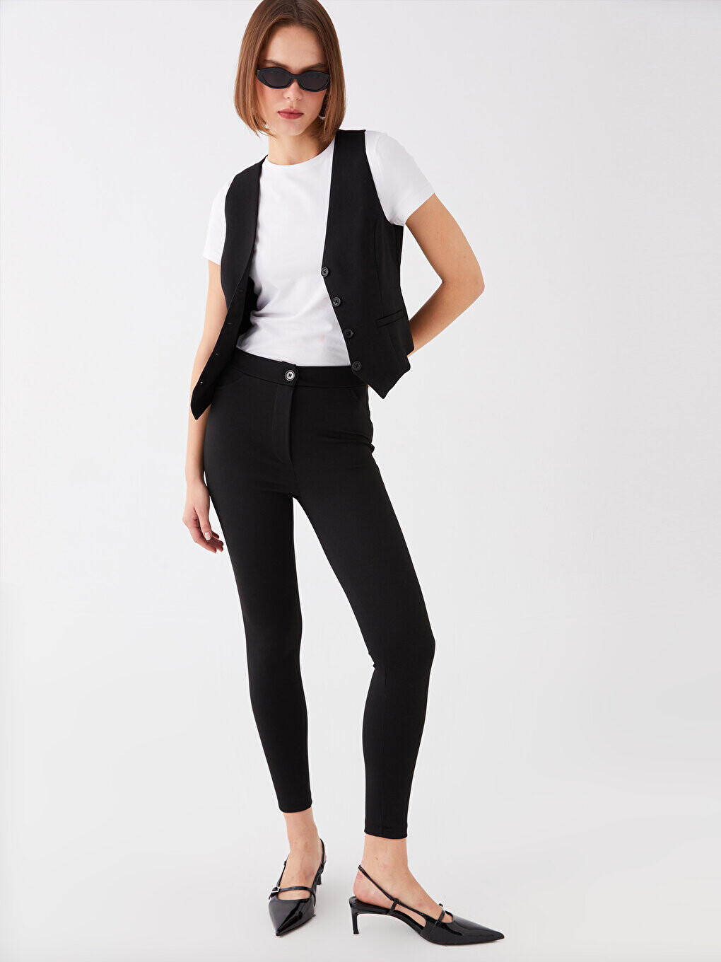 

Женские брюки узкого кроя с эластичной резинкой на талии LCW Casual