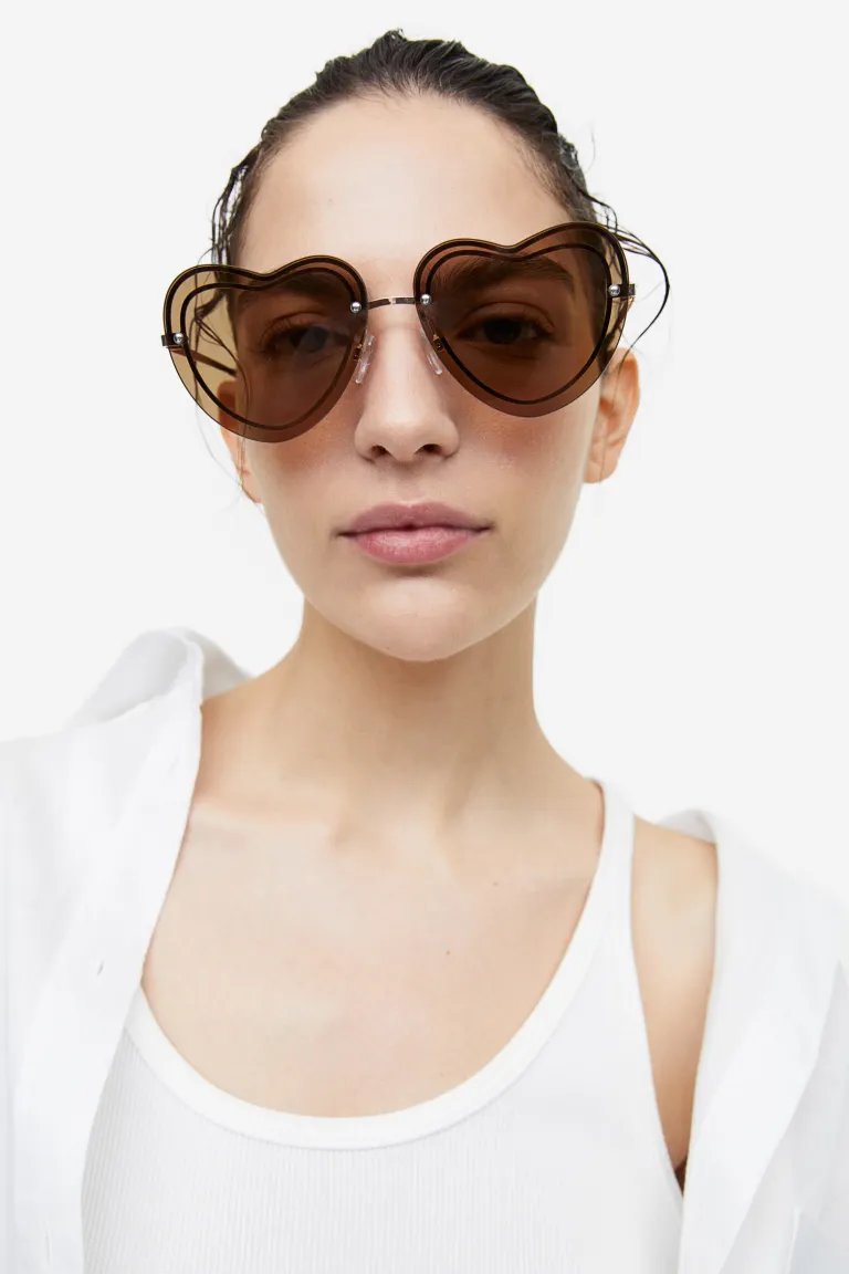 

Солнцезащитные очки с линзами в форме сердца H&M, коричневый