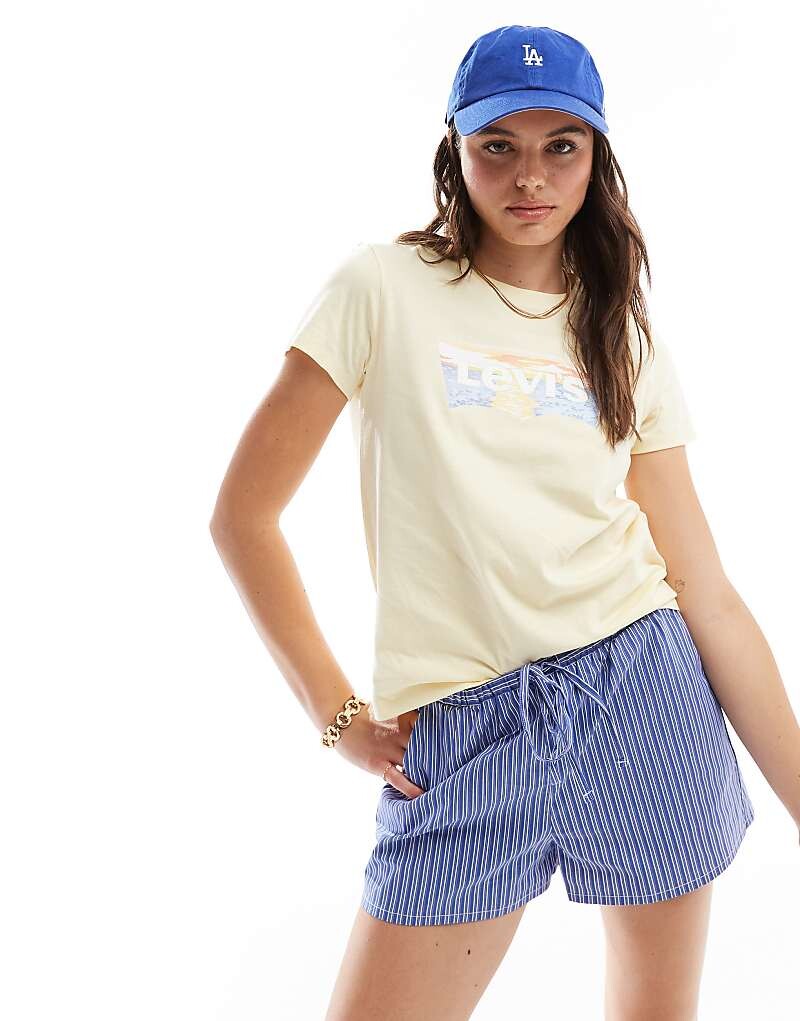 

Желтая футболка Levi's Perfect Sunrise с логотипом летучей мыши