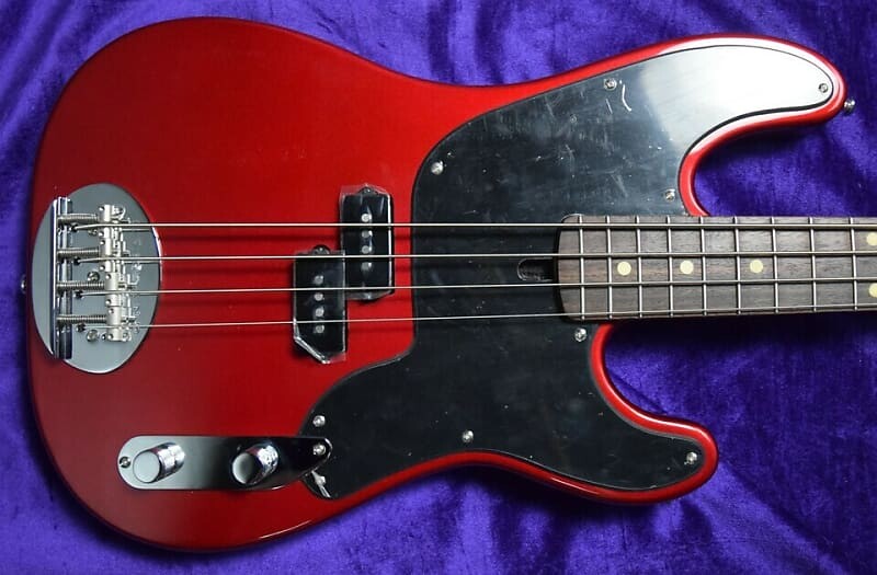 

Басс гитара Lakland Skyline 44-51, Candy Apple Red / Rosewood