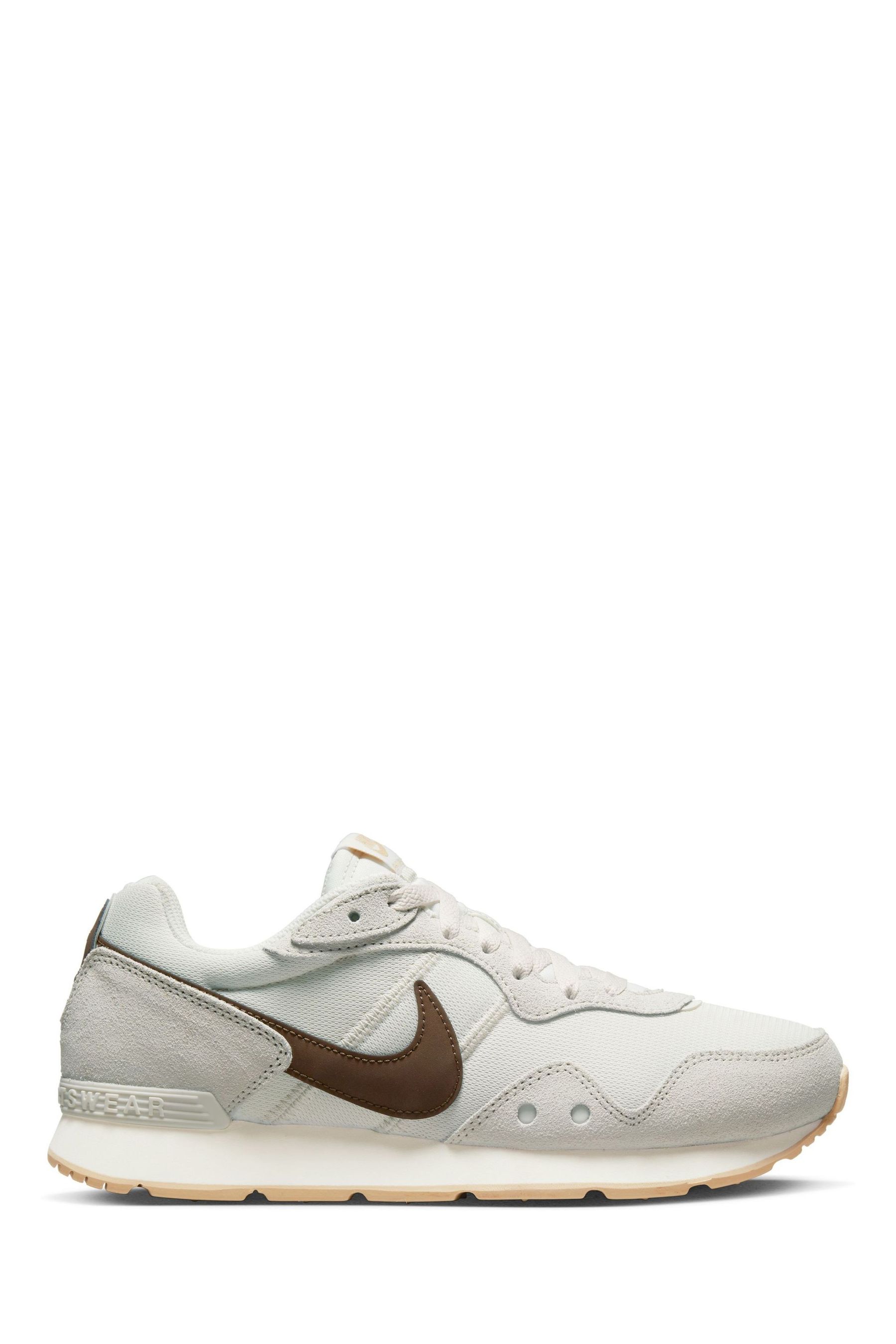 Венчурные кроссовки Nike, белый