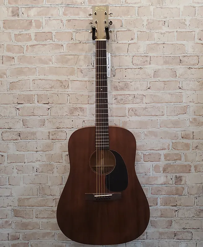 

Акустическая гитара Martin D-15M