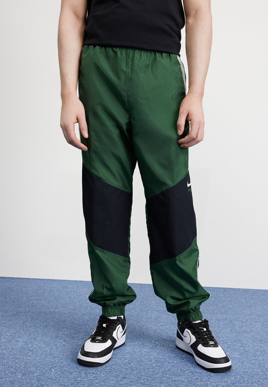 

Спортивные брюки Air Nike, цвет fir/black/white