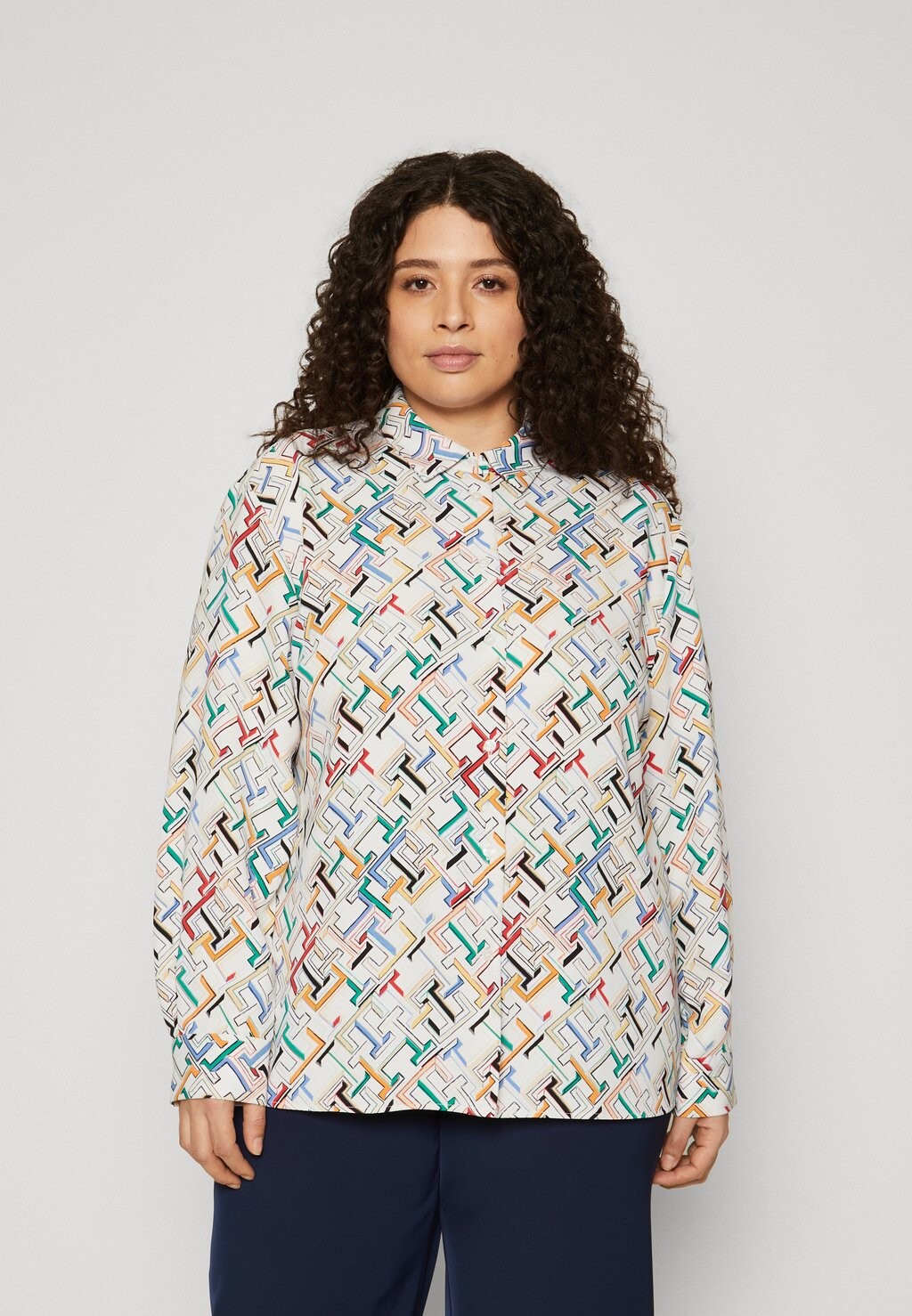 

Рубашка FLUID MONORAMA SHIRT Tommy Hilfiger Curve, белый