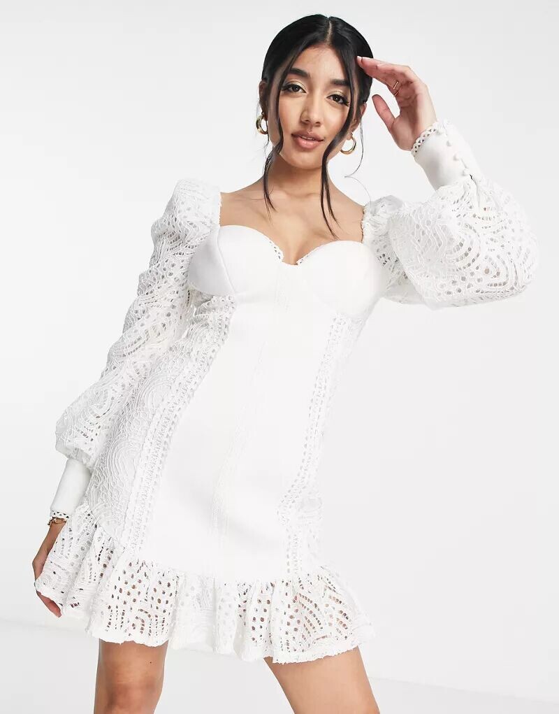 

Платье мини цвета слоновой кости с кружевными рукавами и чашечками ASOS