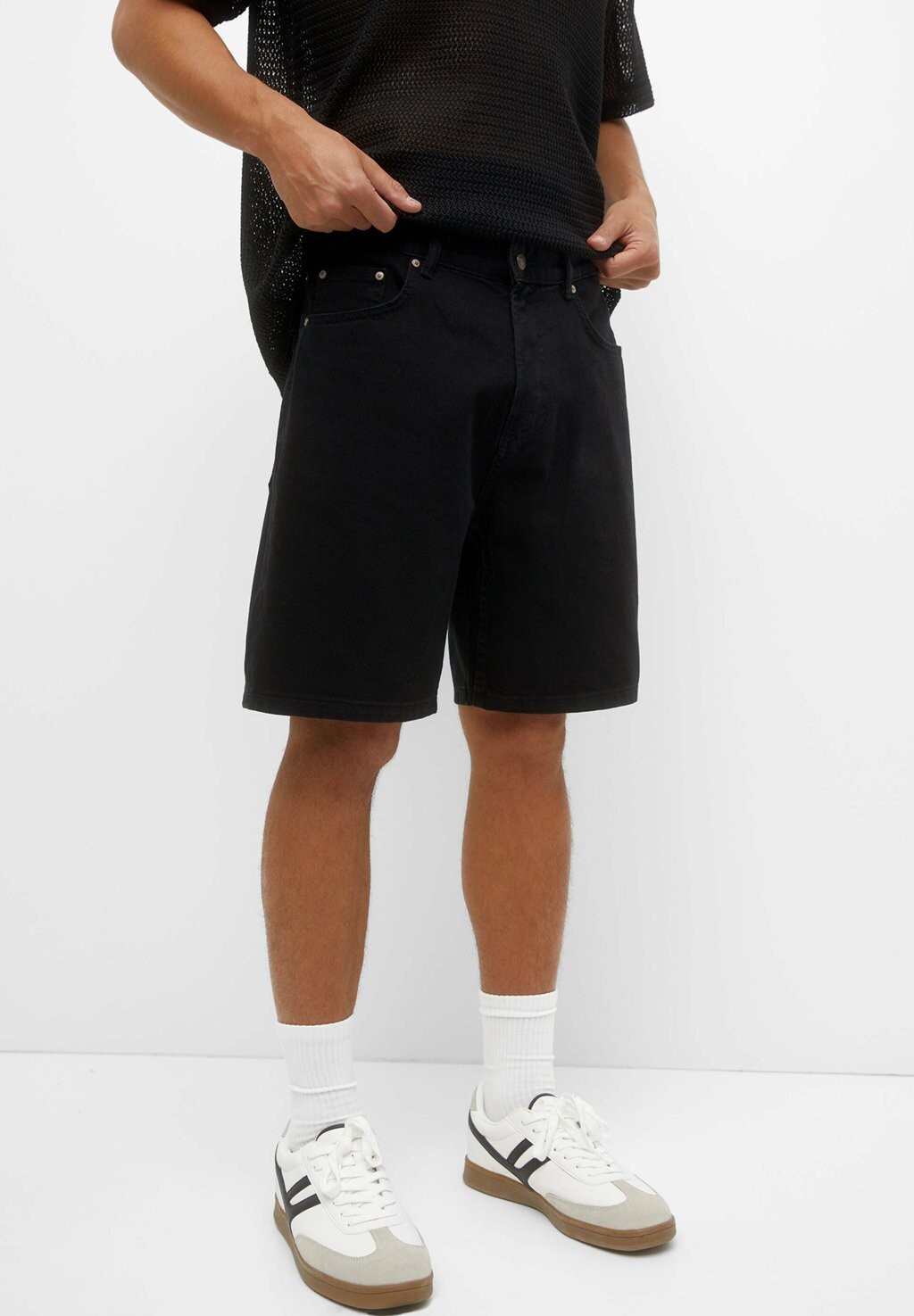 

Джинсовые шорты Bermuda PULL&BEAR, черный