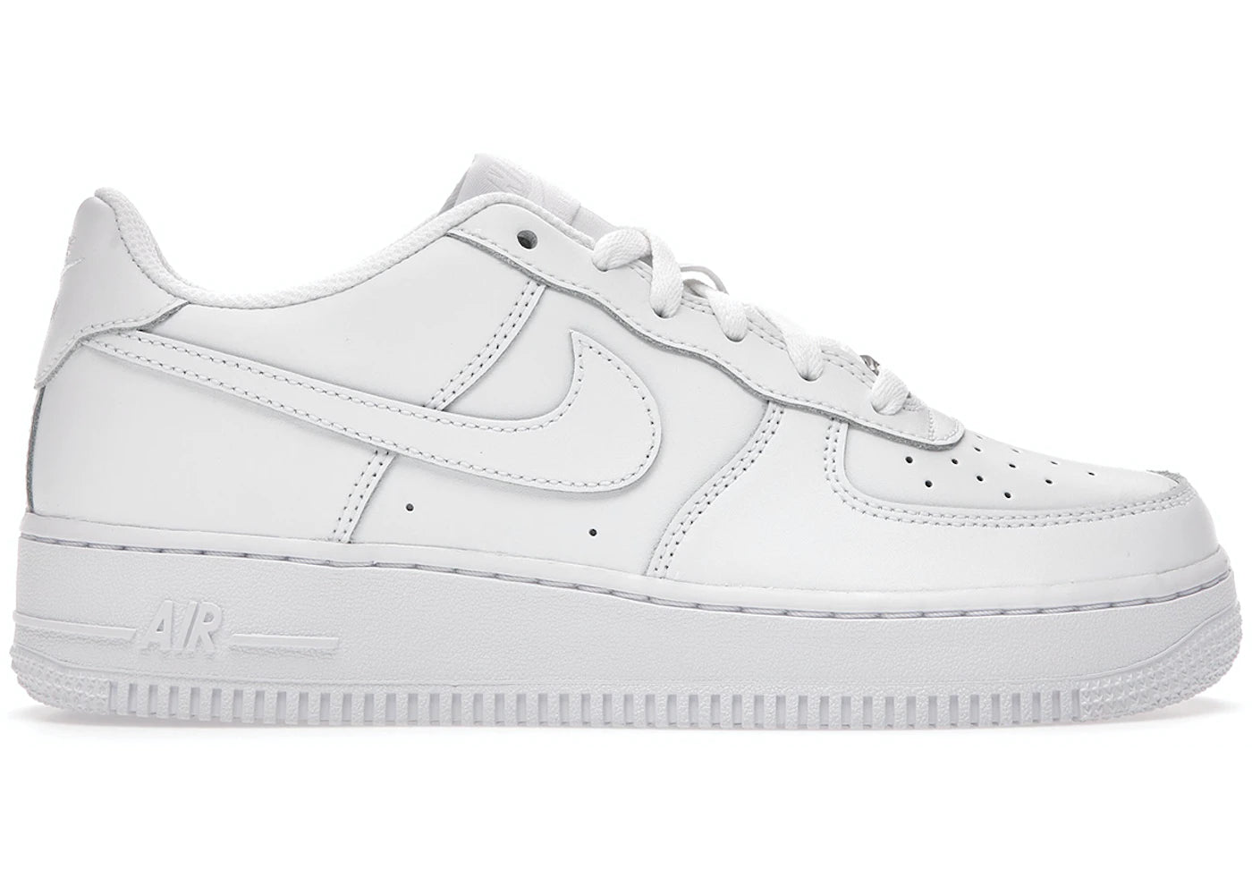 Кроссовки подростковые Nike Air Force 1 Low LE Triple White – купить из-за  границы через сервис «CDEK.Shopping»