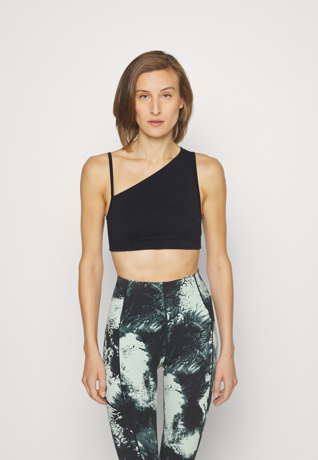 

Спортивный бюстгальтер с легкой поддержкой Sweaty Betty, черный
