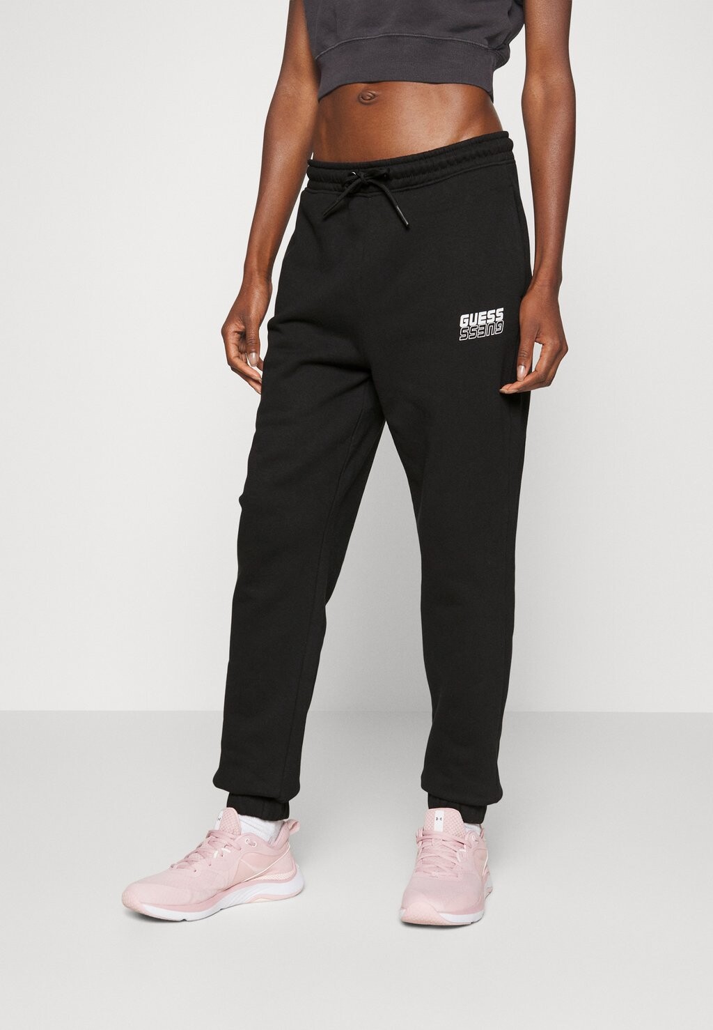 

Спортивные брюки Guess, черный