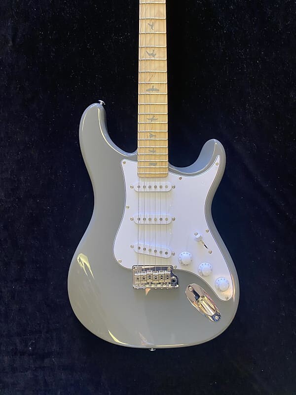 

Электрогитара PRS SE Silver Sky Electric Guitar - Overland Gray - Maple Fretboard w/SE Gig Bag