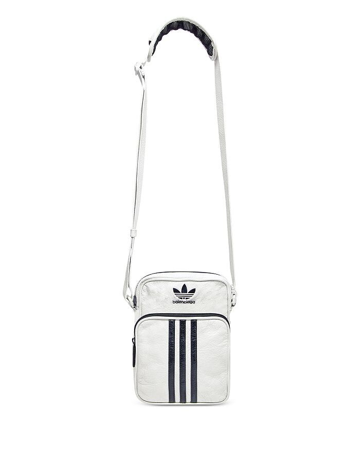 

Маленькая сумка через плечо из коллаборации с Adidas Balenciaga