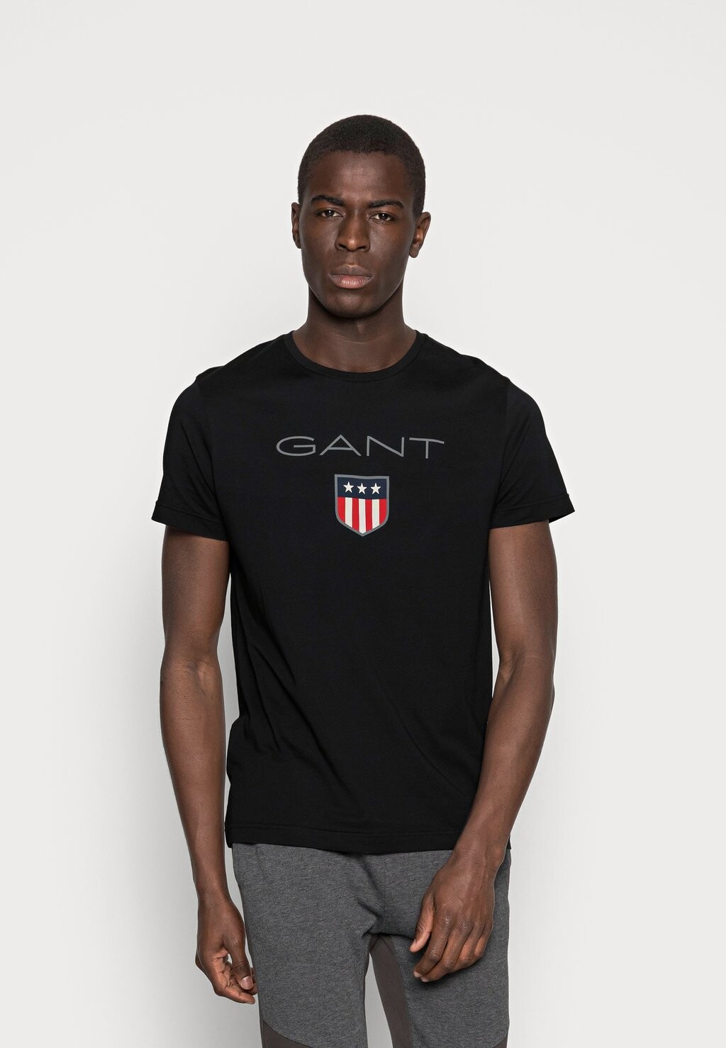 

Футболка с принтом GANT, черный
