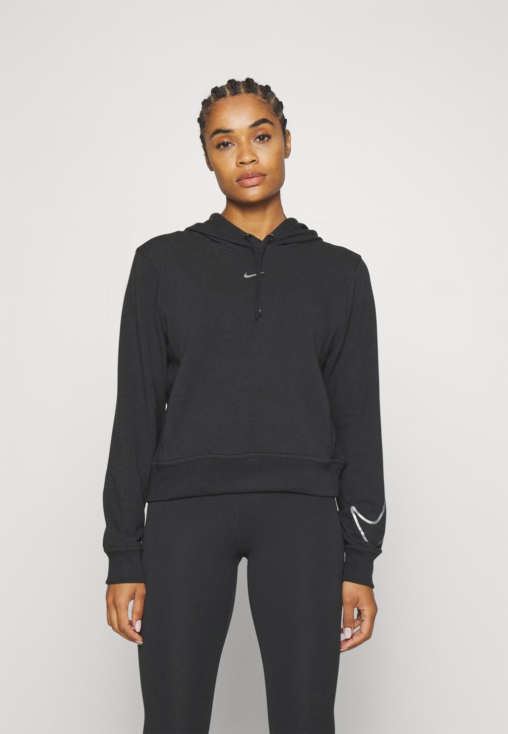 

Толстовка Nike ХУДИ, цвет black/metallic silver