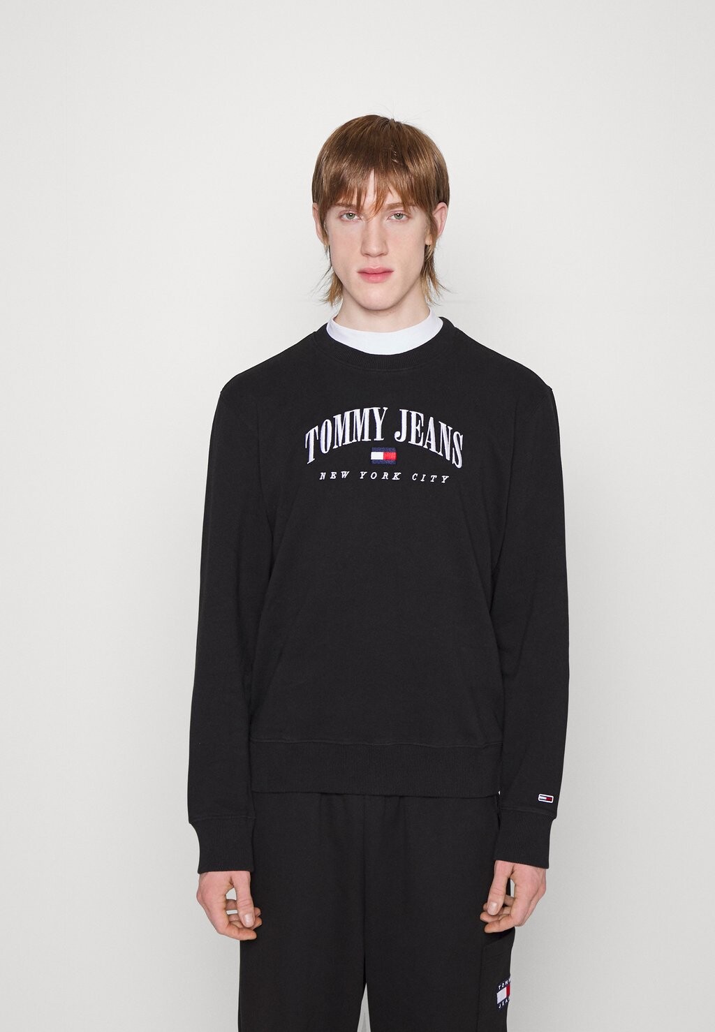 

Толстовка Tommy Jeans, черный