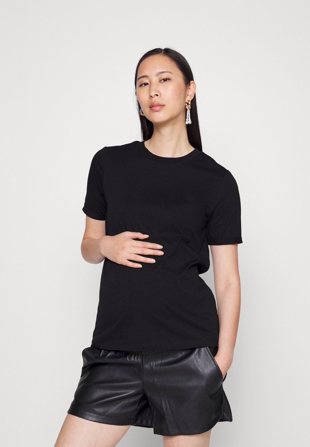 

Базовая футболка Pieces Maternity, черный