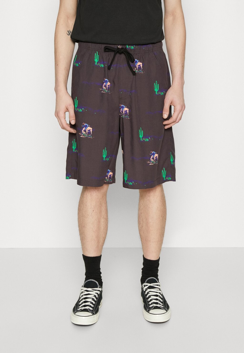 

Шорты DRAWSTRING BERMUDA Wrangler, черный