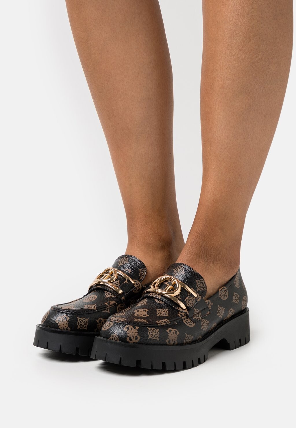 

Лоферы Guess
