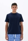 

Базовая Футболка CREW NECK Arma, темно-синий