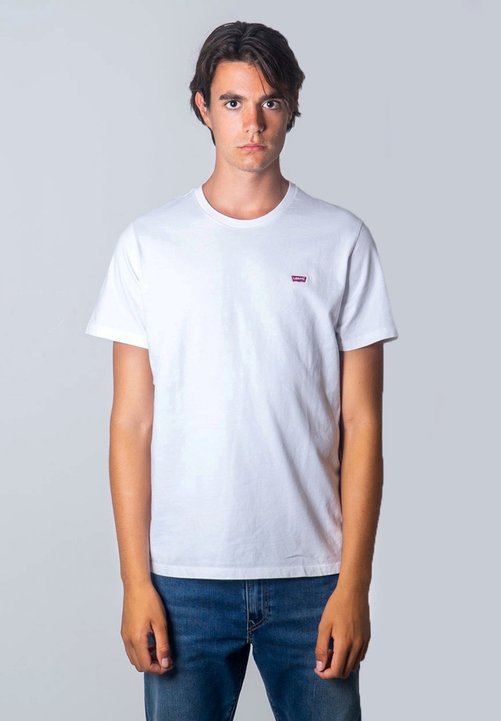 цена Базовая футболка Levi's, белая